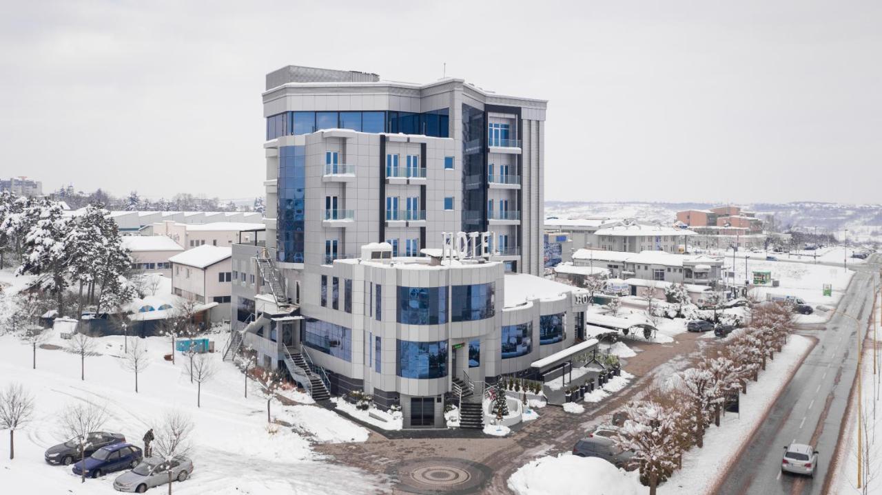 Hotel Zeneva Lux Kragujevac Eksteriør bilde