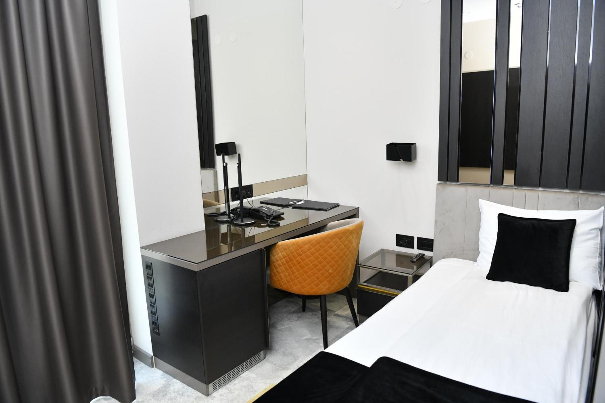 Hotel Zeneva Lux Kragujevac Eksteriør bilde
