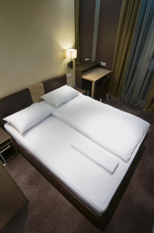 Hotel Zeneva Lux Kragujevac Eksteriør bilde
